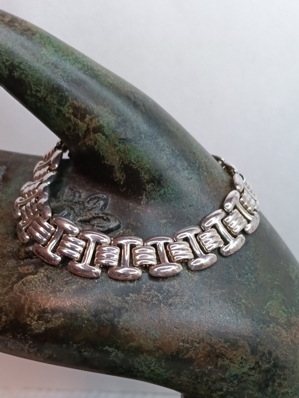 Silver Tone Polished Link Bracelet 7.25" Long